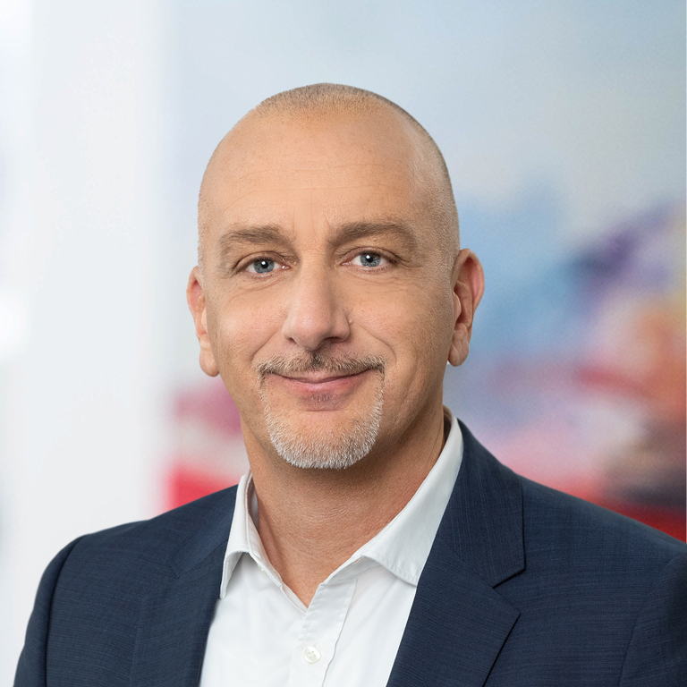 Headshot of Michael Schneider