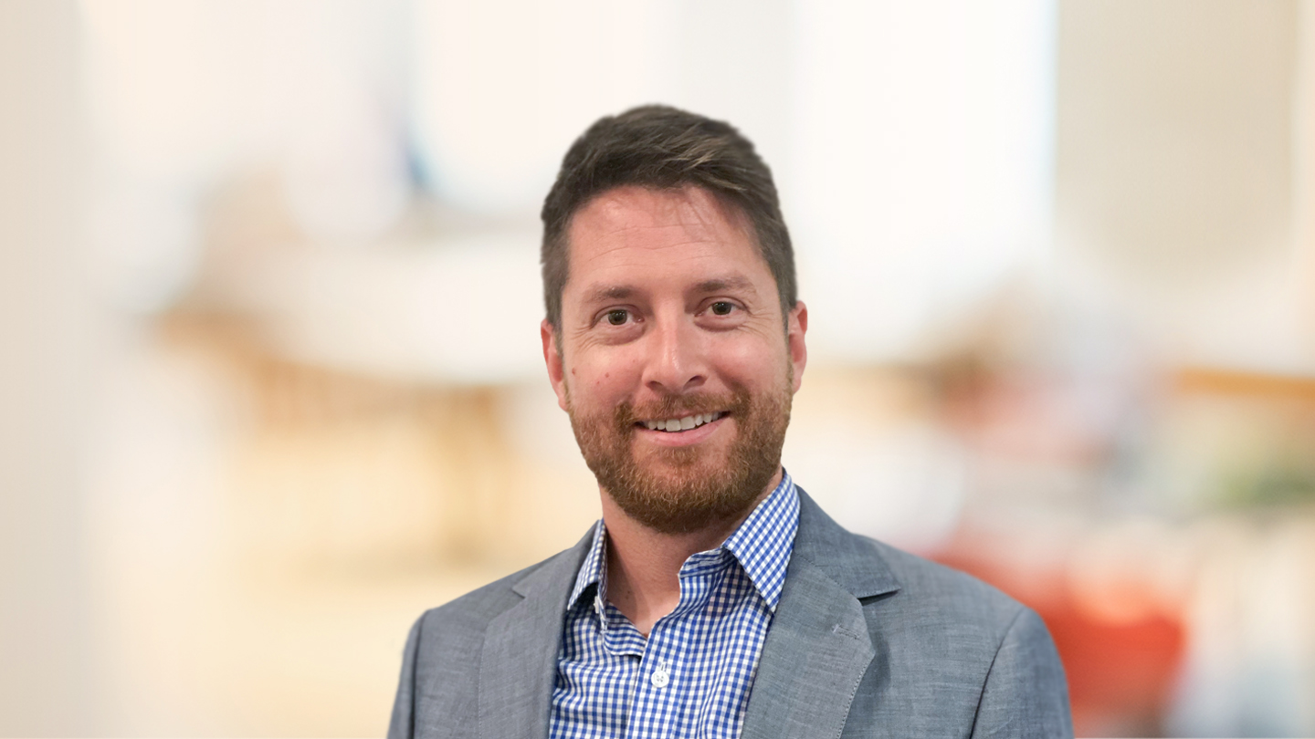 Headshot of Kyle Larsen