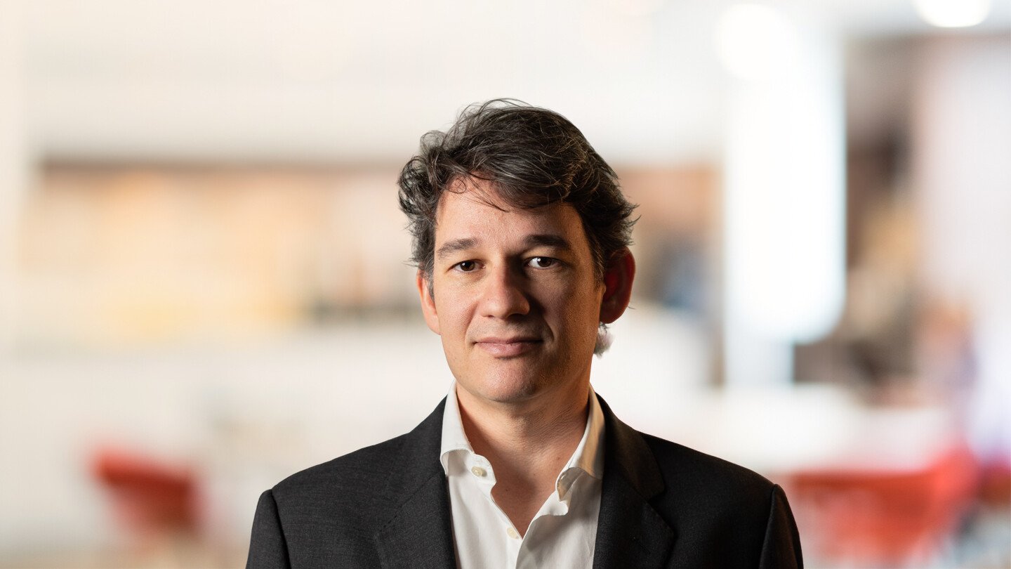 Headshot of Joao Valadares