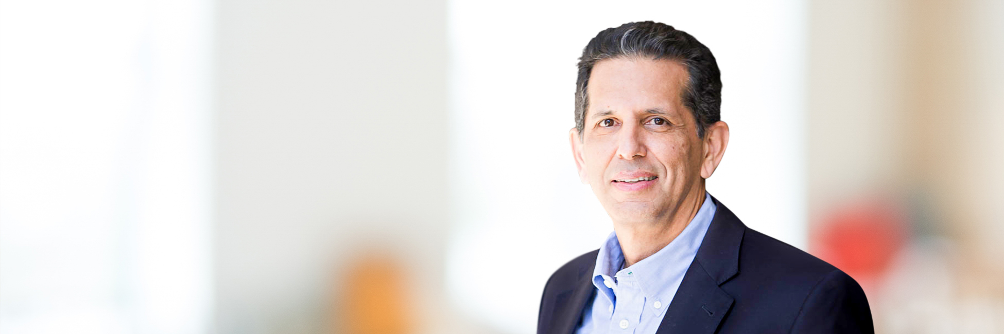 Headshot of Jorge Leis