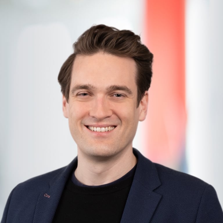 Headshot of Philip Dowling