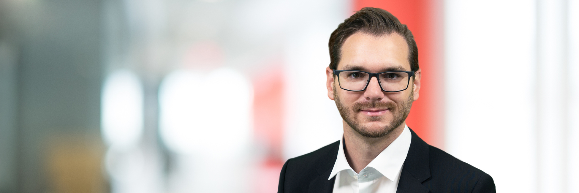 Headshot of Holger Lipowsky