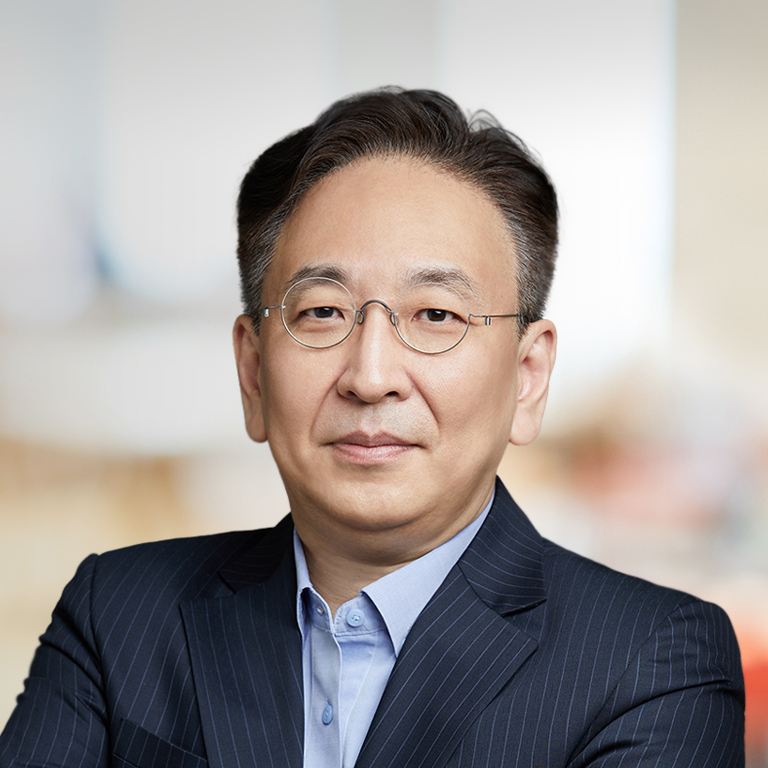 Headshot of Kiyoun Cho