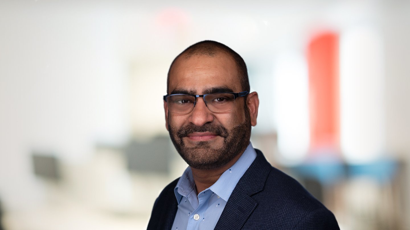 Headshot of Praveen Bhardwaj