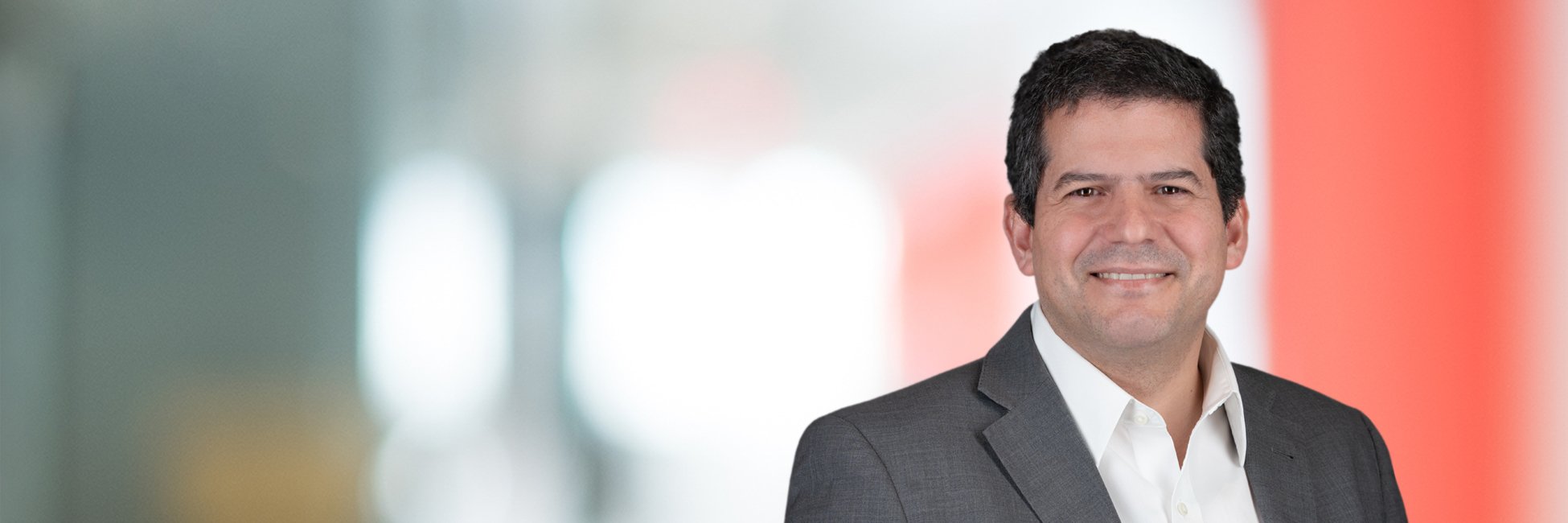 Headshot of Bernardo Sebastião