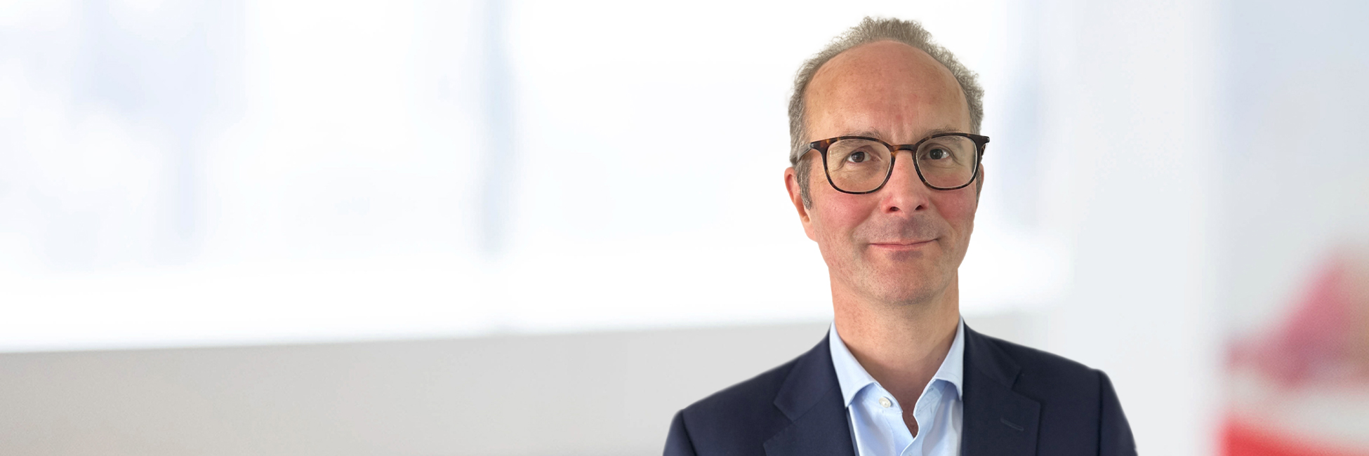 Headshot of Andrew Carleton