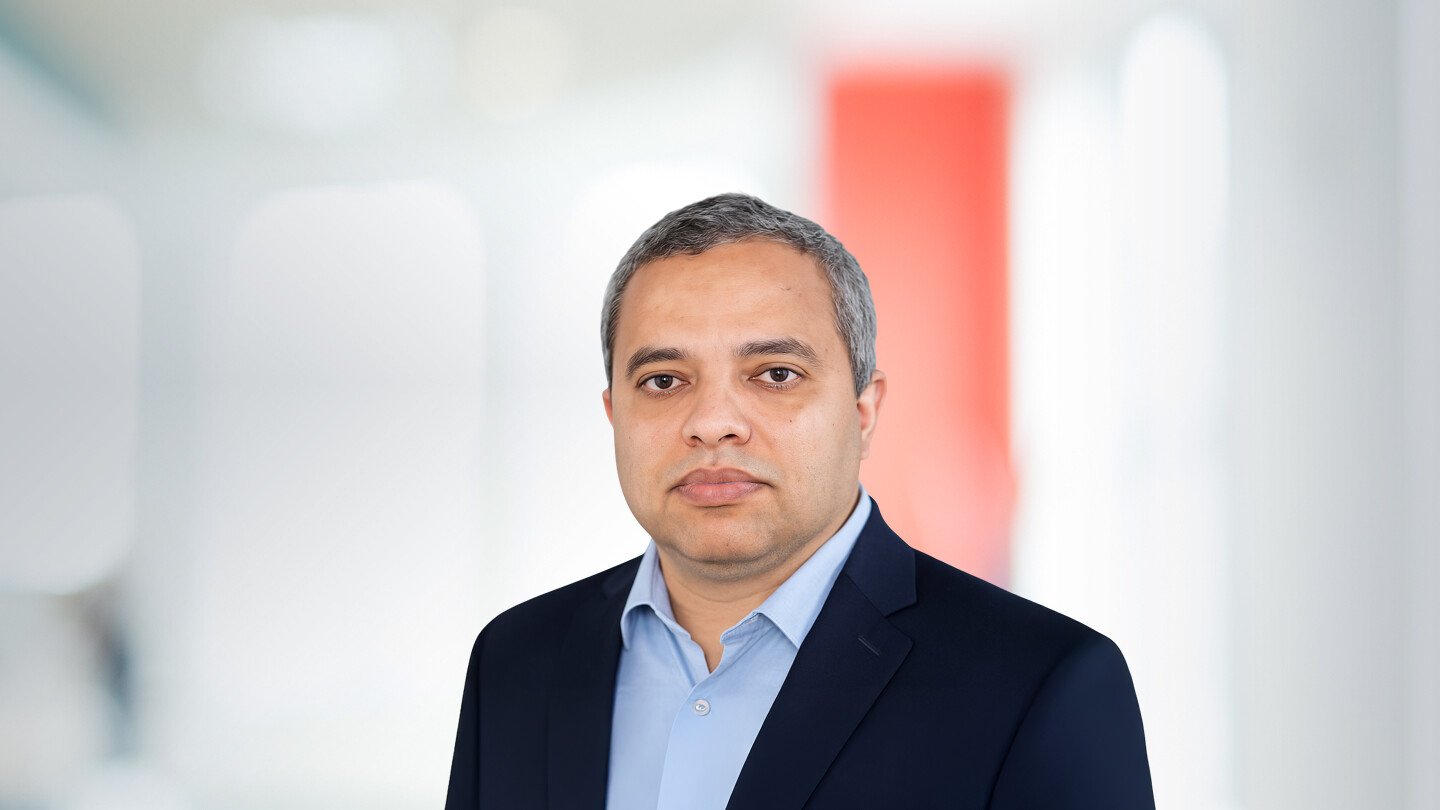 Headshot of Prabhat Naramdeo