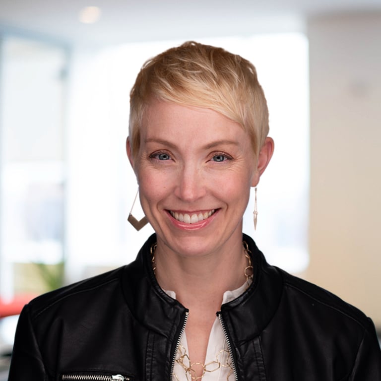 Headshot of Cate Hight