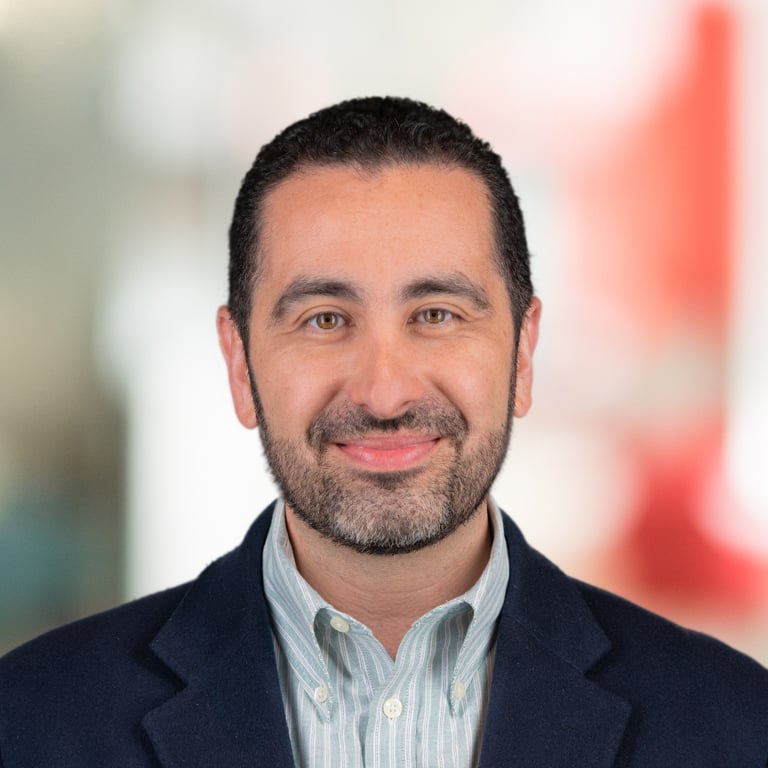 Headshot of Carlos Martínez