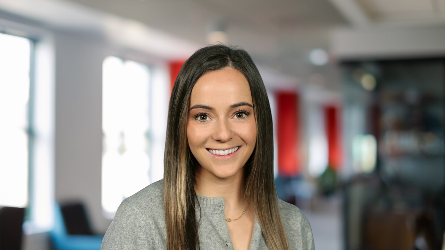 Headshot of Laura Smith
