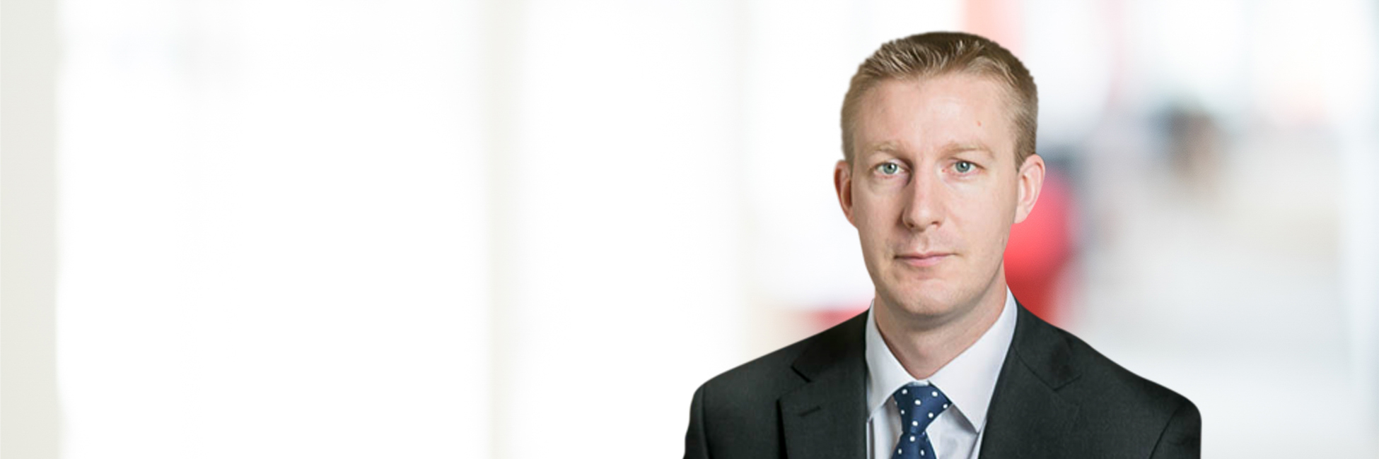 Headshot of Alasdair Robbie