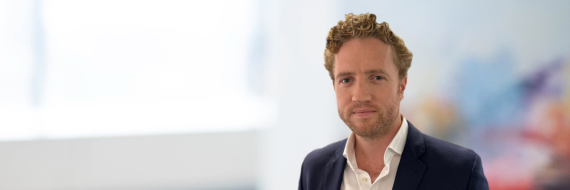 Headshot of Mark Leonard