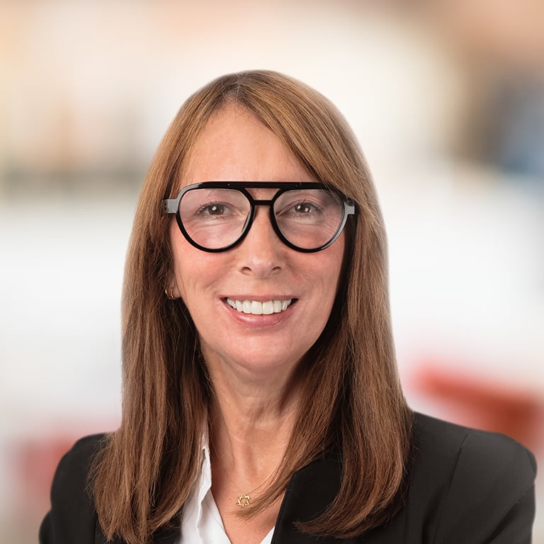 Headshot of Amanda Howe