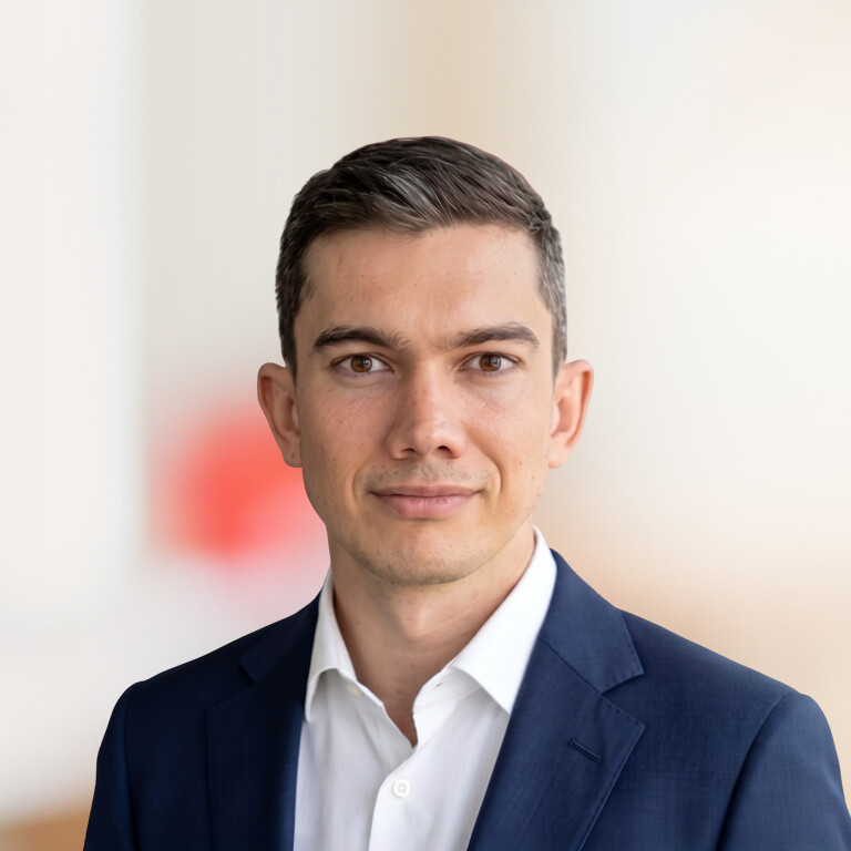 Headshot of Alexey Semakov
