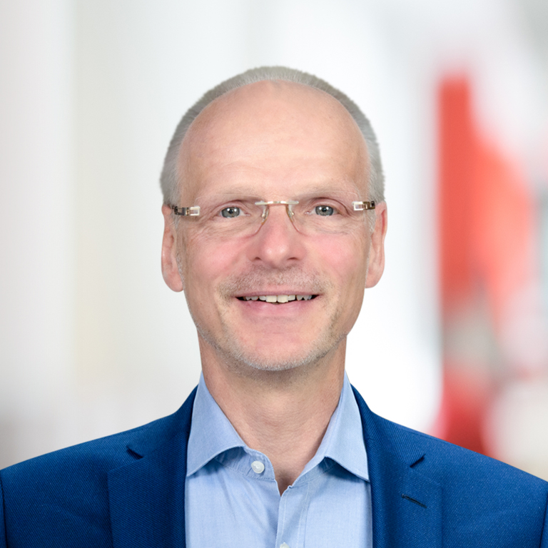 Headshot of Steffen Roehn