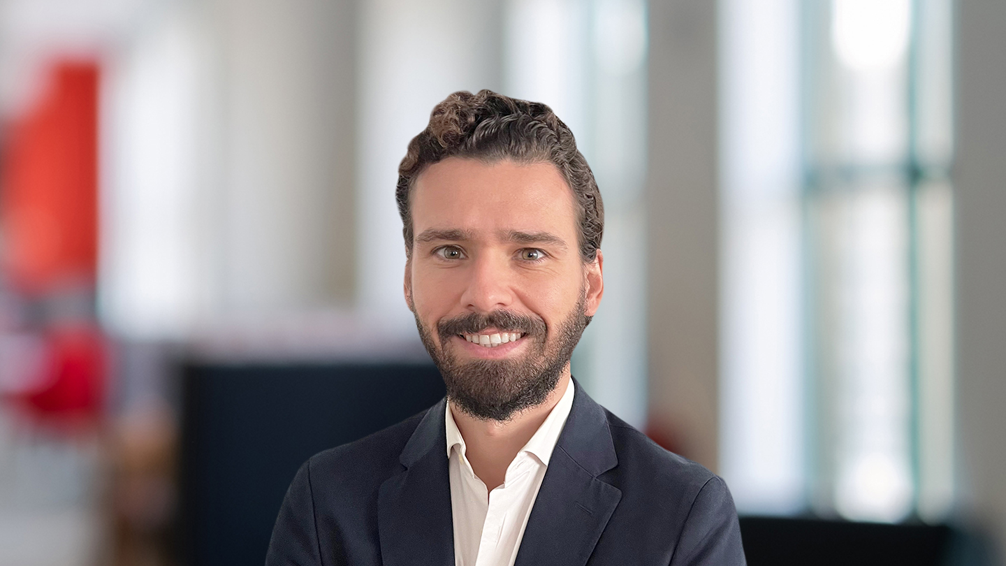 Headshot of Javier  Calderon