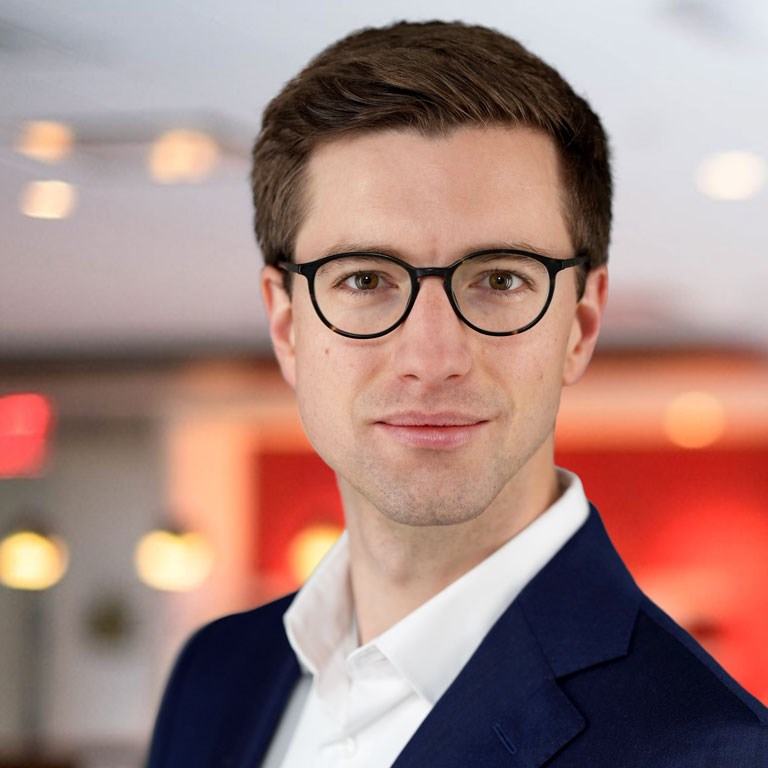 Headshot of Lukas Droege