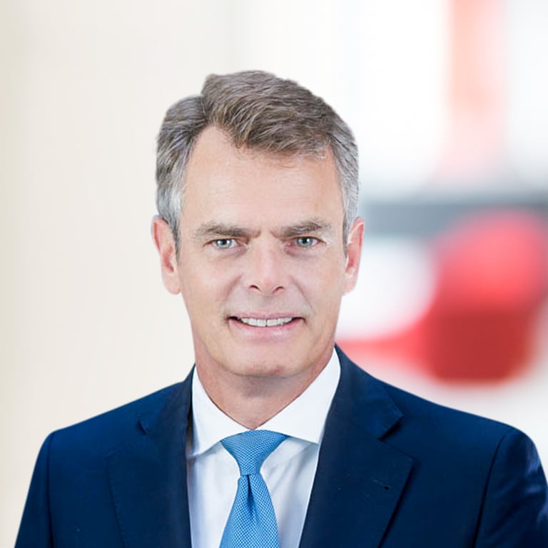 Headshot of Rolf-Magnus Weddigen