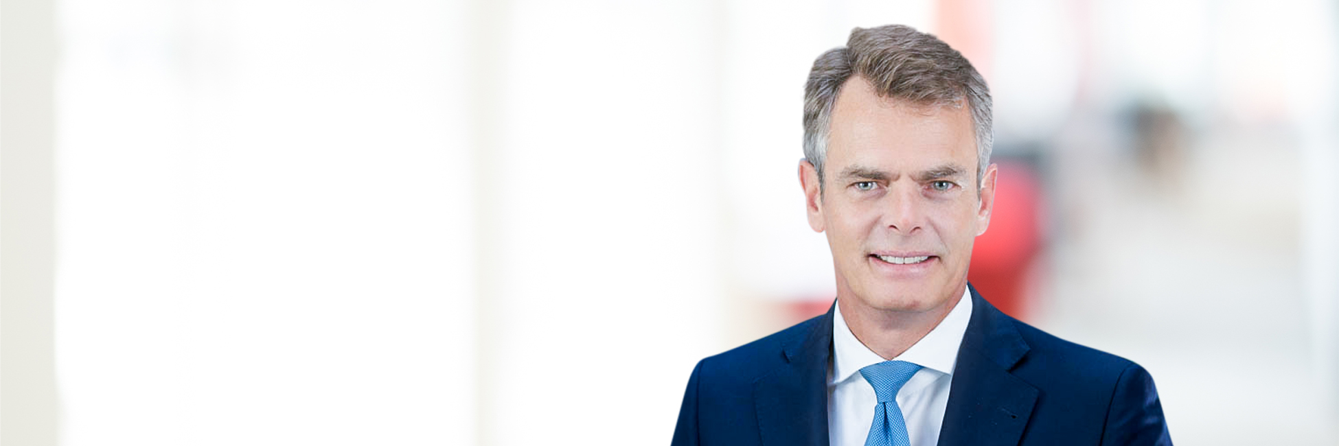 Headshot of Rolf-Magnus Weddigen