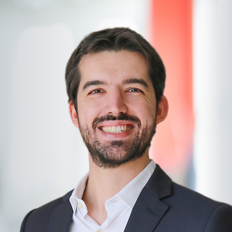 Headshot of André Mello