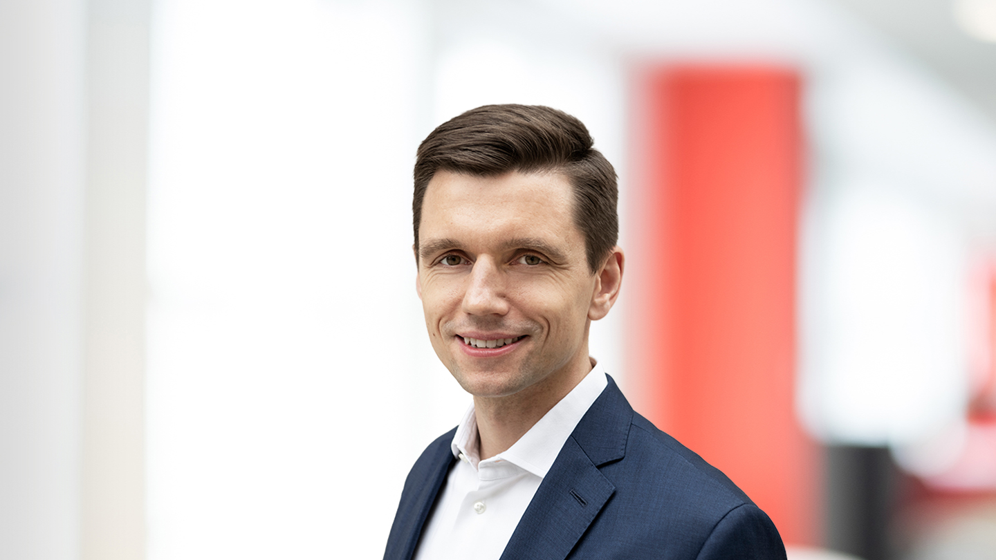 Headshot of Pawel Szreder