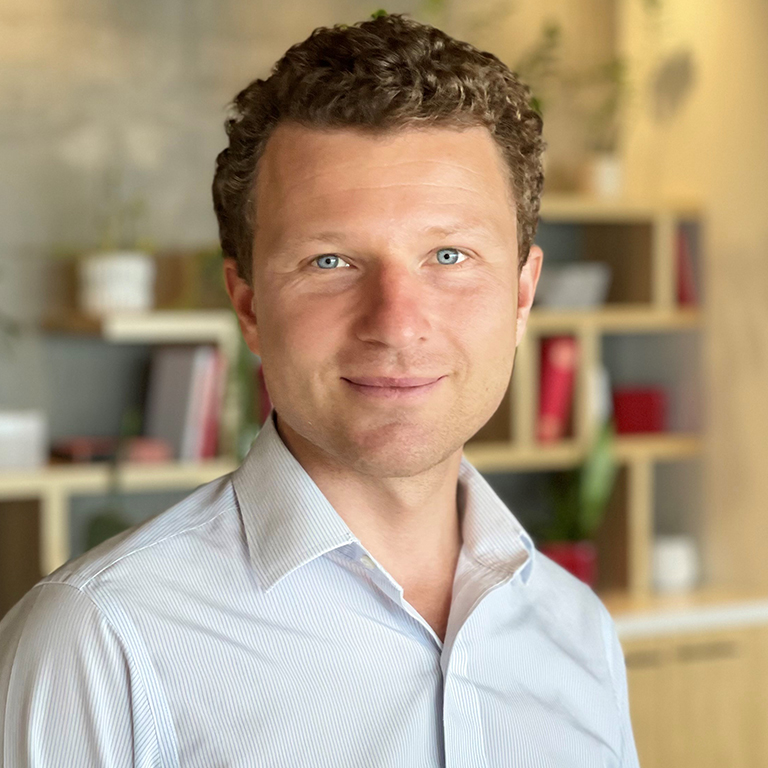 Headshot of Alex  Attia