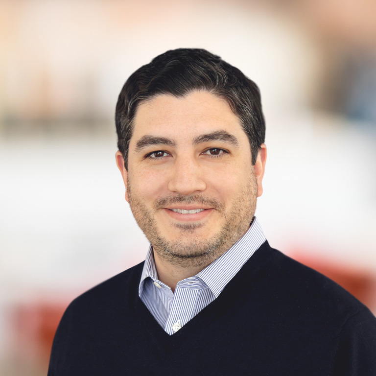 Headshot of Carlos Cruz