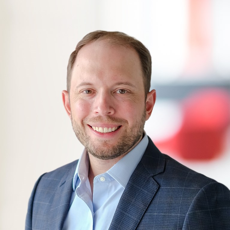 Headshot of Peter Shively