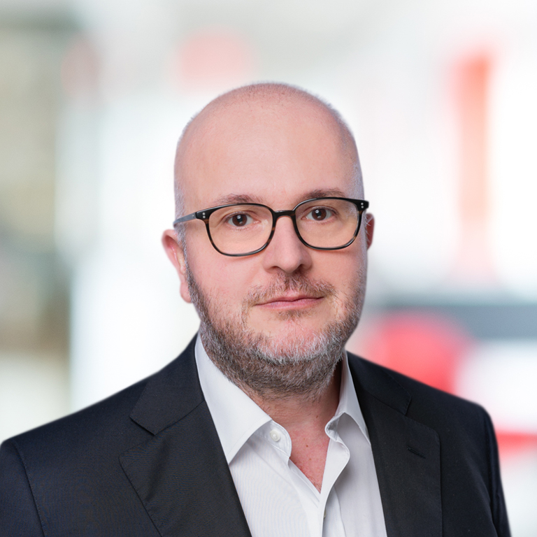 Headshot of Andrea Marinelli