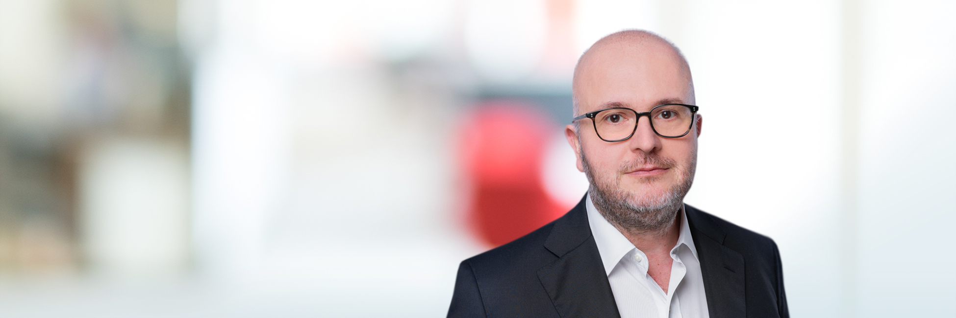 Headshot of Andrea Marinelli