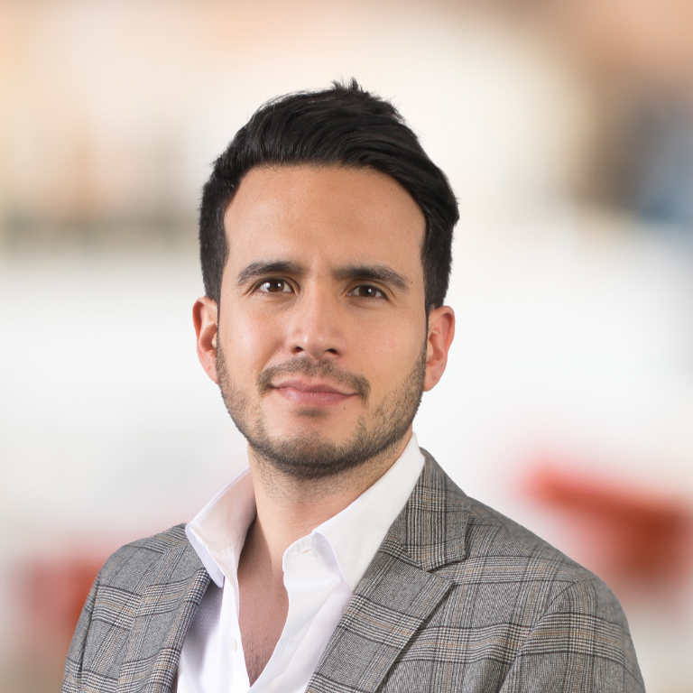 Headshot of Felipe Saffon