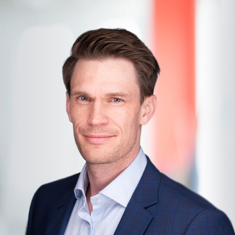 Headshot of Darren Johnson