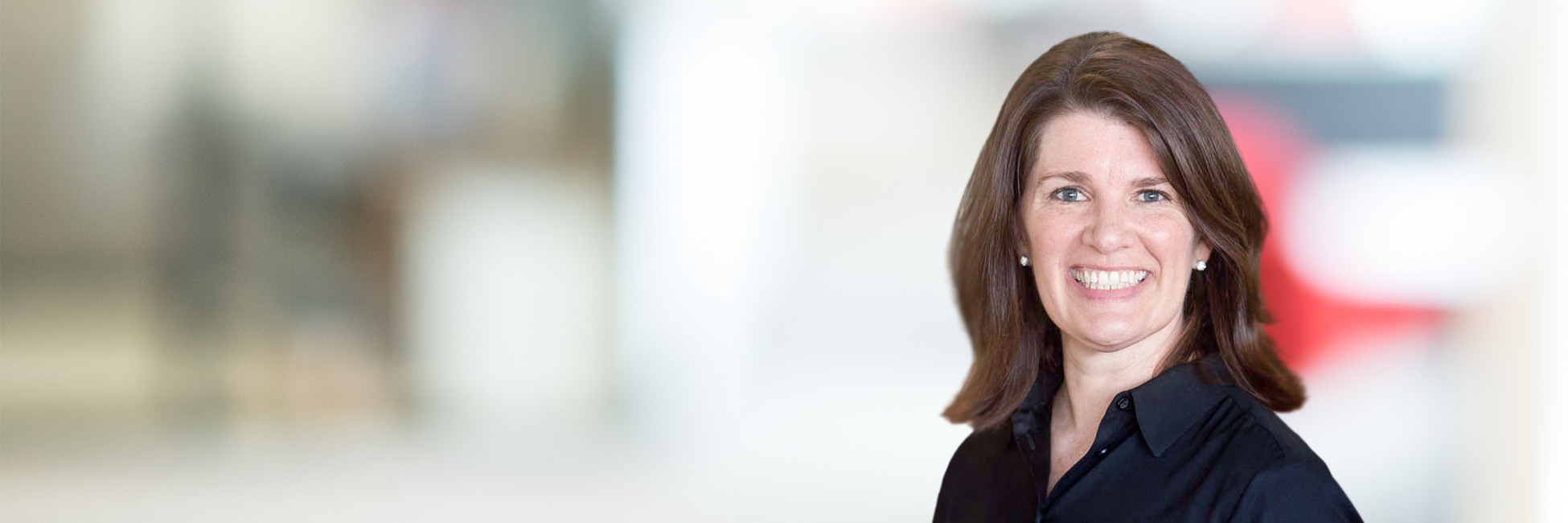 Headshot of Colleen von Eckartsberg