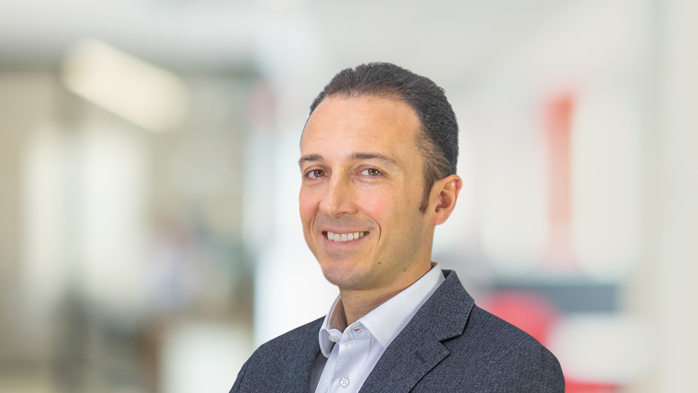 Roberto Padovani Management Consultant Bain & Company