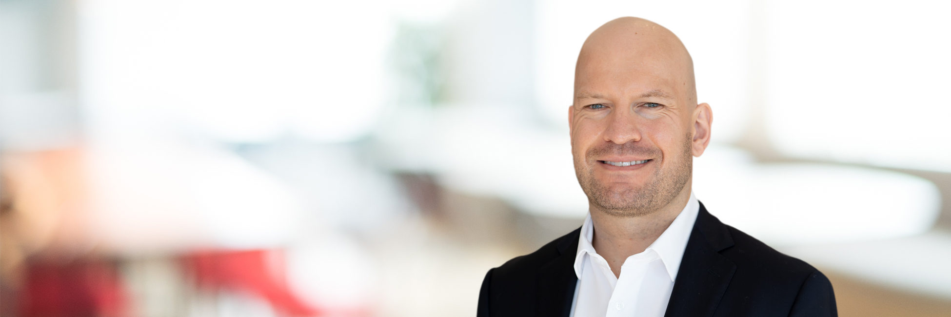 Headshot of Simon Kloeckner