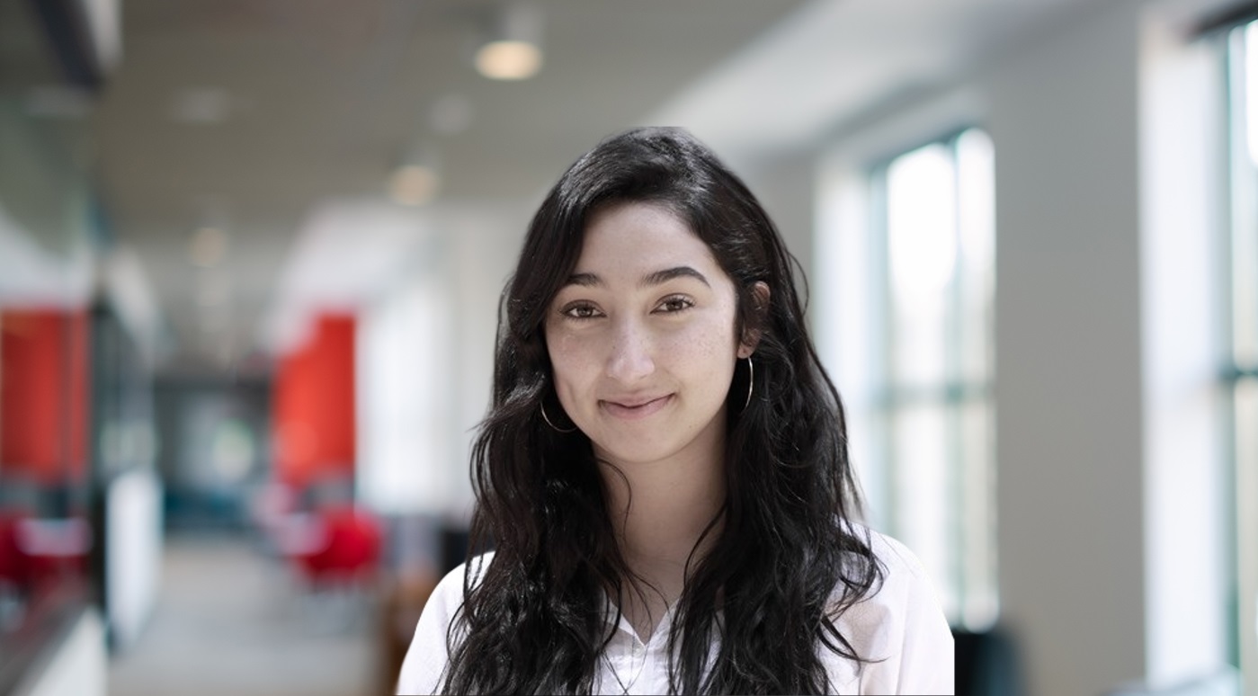 Headshot of Abril Brugo