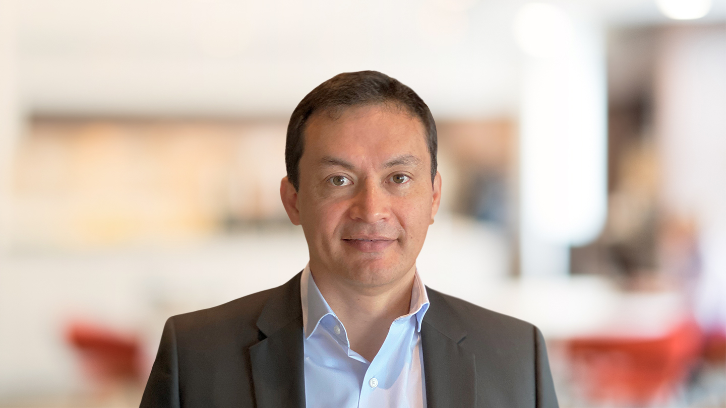 Headshot of Victor Garzon