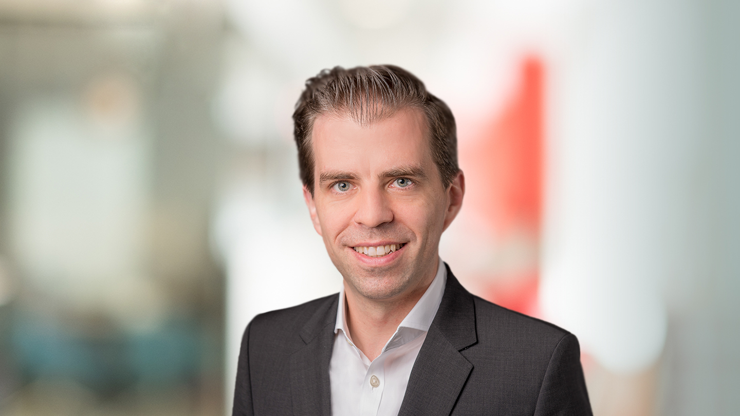 Headshot of Florian Mueller