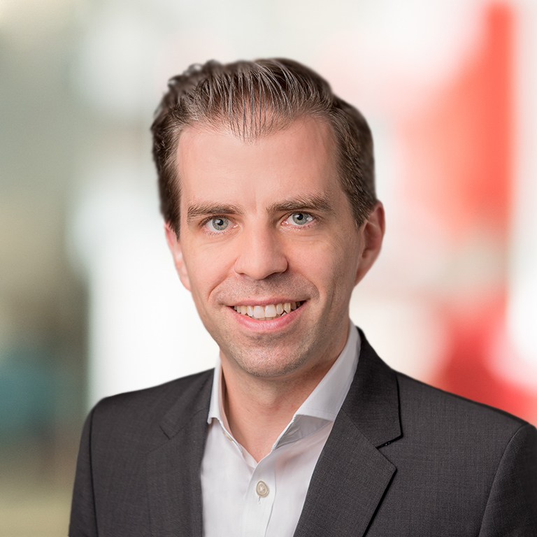 Headshot of Florian Mueller