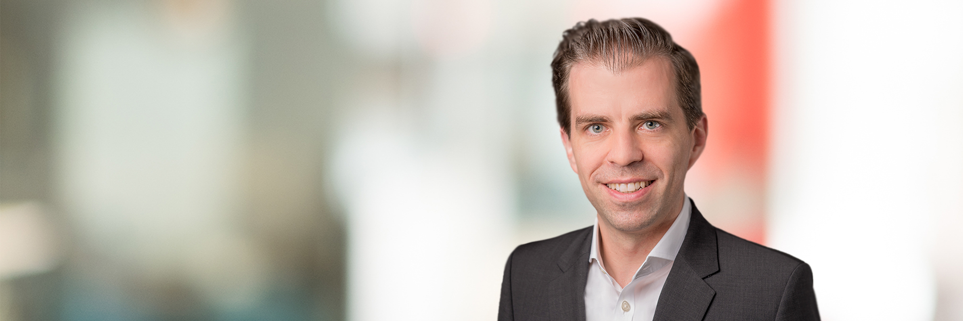 Headshot of Florian Mueller