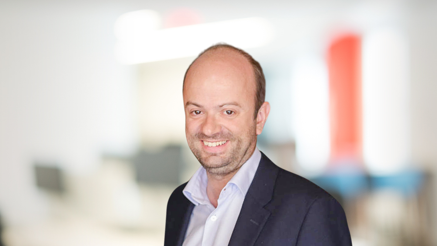 Headshot of Alvaro Pires