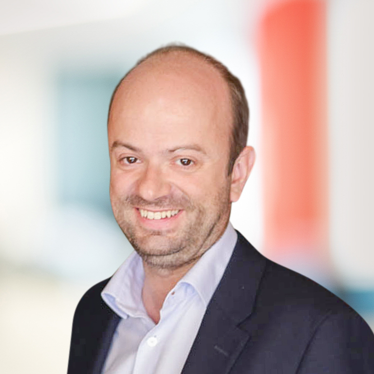 Headshot of Alvaro Pires