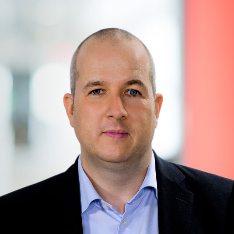 Headshot of Florian Mueller