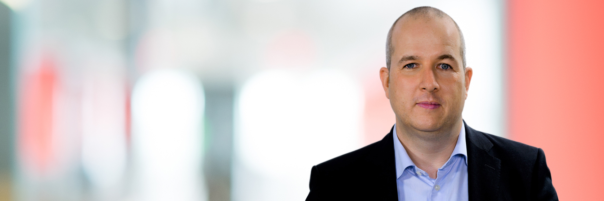 Headshot of Florian Mueller