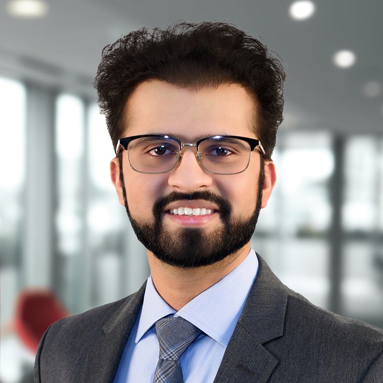 Headshot of Praveg Maheshwari