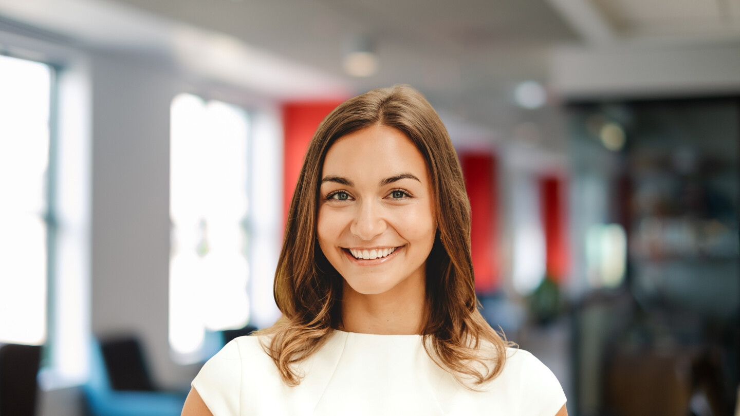 Headshot of Lucy Smith