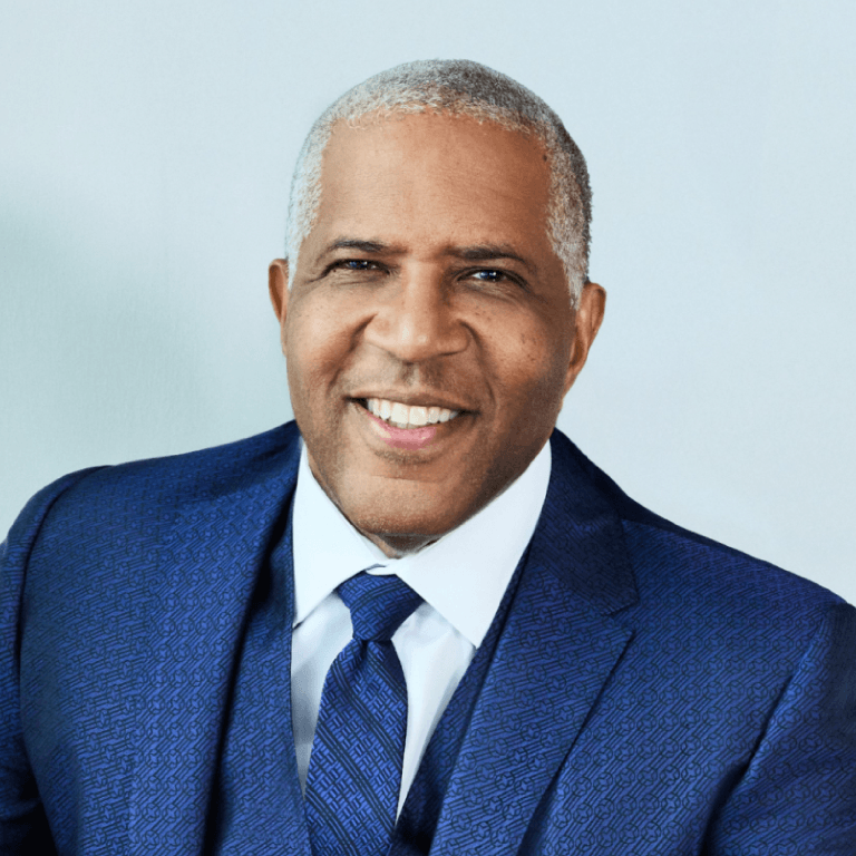 Headshot of Robert  Smith 