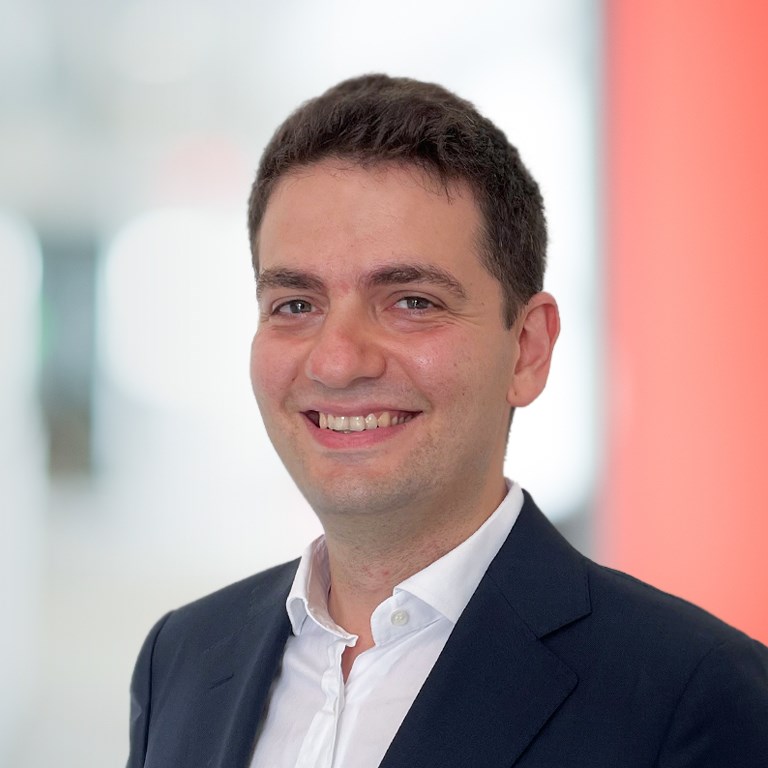 Headshot of Davide Leonelli