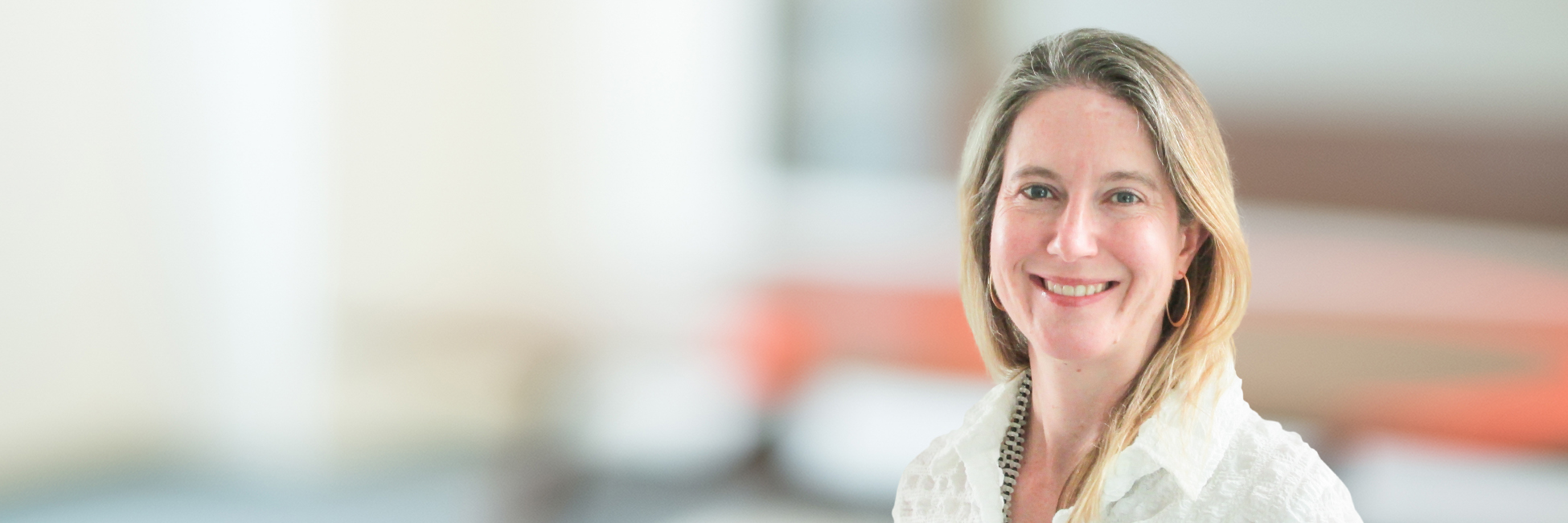 Headshot of Lucy Cummings