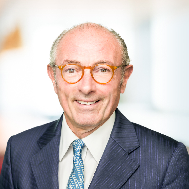 Headshot of Klaus Neuhaus